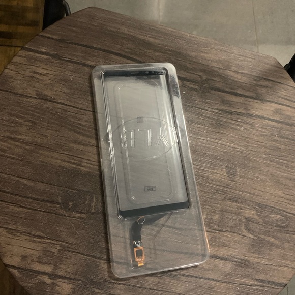 Note 8 screen replacement just the LCD. - Picture 2 of 3